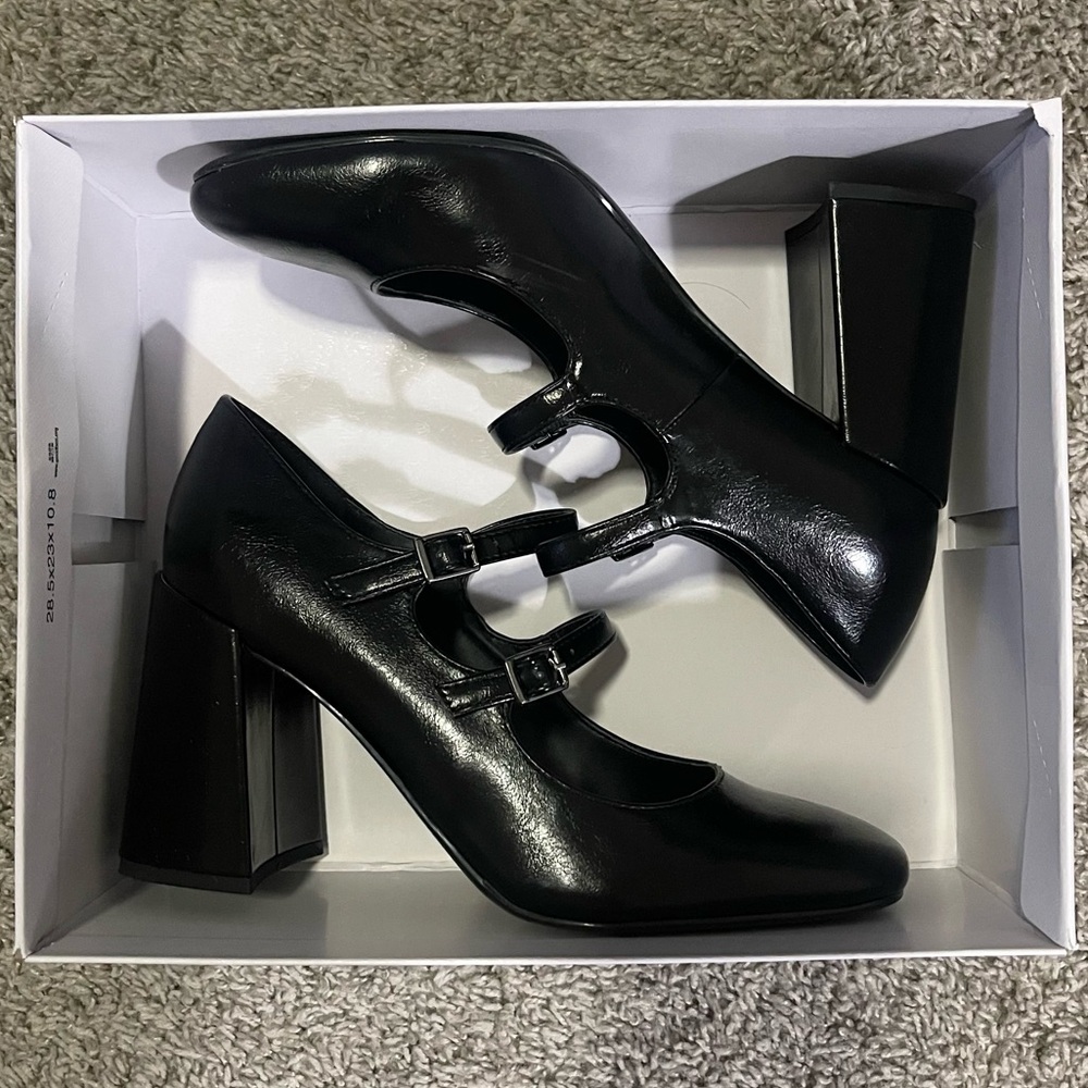 SOLD - DO NOT BUY - Mary Jane Heels